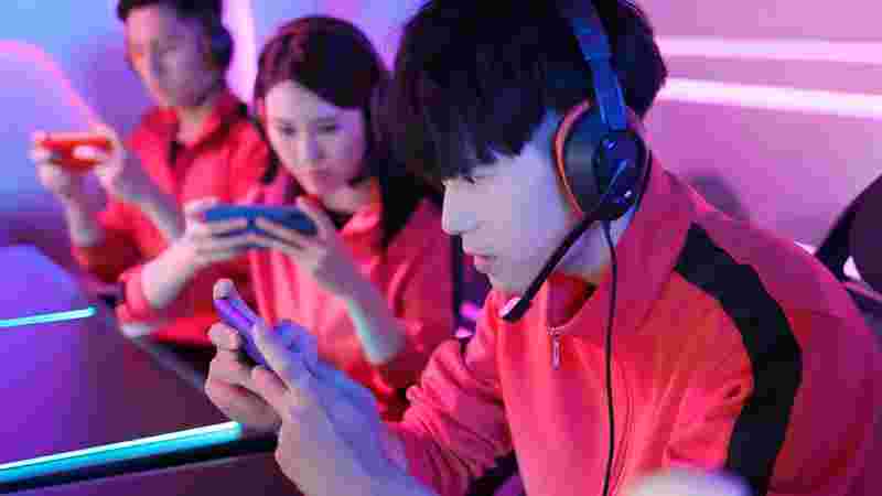 Dampak Esports Terhadap Dunia Hiburan Global - Esports ataupun berolahraga elektronik sudah bertumbuh cepat