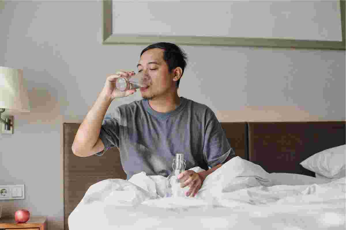 Manfaat Minum Air Putih Setelah Bangun Tidur - Khasiat Langsung dari Mengkonsumsi Air Putih Sehabis Bangun Tidur