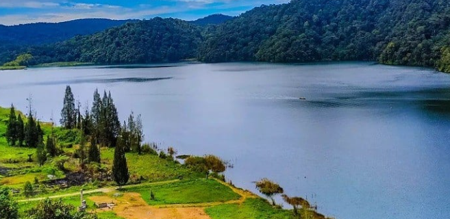 Legenda Kisah Asal Usul Danau Lau Kawar
