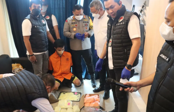 Polisi Gerebek Industri Rumahan Narkoba