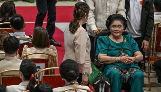 Kepala negara Marcos Memohon Seluruh Menterinya Mundur