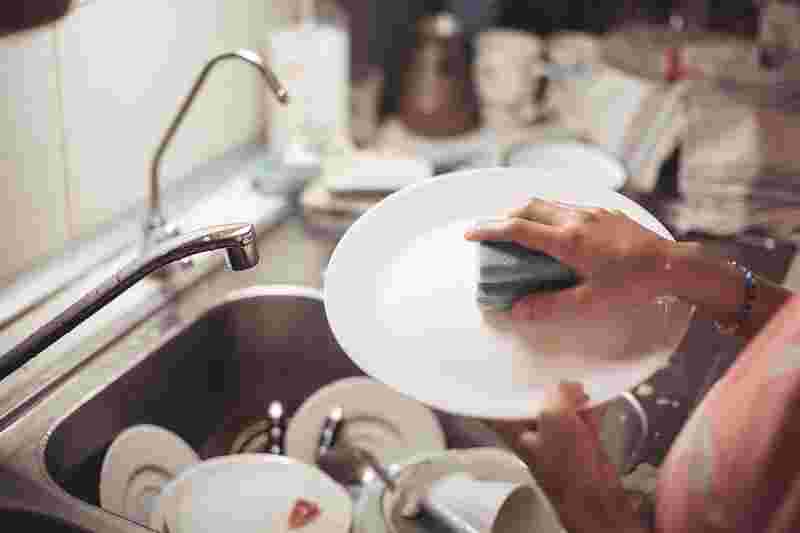 Tips Membersihkan Peralatan Dapur Secara Menyeluruh - Bimbingan Komplit Mensterilkan Perlengkapan Dapur: Talenan,