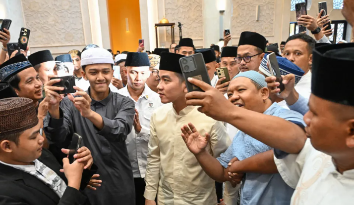 Wapres Gibran Dengar Khotbah pertanyaan Keikhlasan