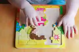 Bermain Game Edukatif Membantu Mengasah Kemampuan Otak - Main permainan sepanjang ini kerap ditatap cuma selaku