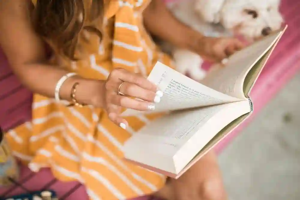 Membaca Buku Inspiratif Membantu Menambah Motivasi Hidup - Hidup tidak senantiasa berjalan lembut. Tiap orang tentu