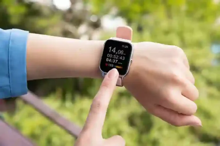 Penggunaan Smartwatch Membantu Memantau Aktivitas Fisik Harian - Dalam sebagian tahun terakhir, smartwatch sudah