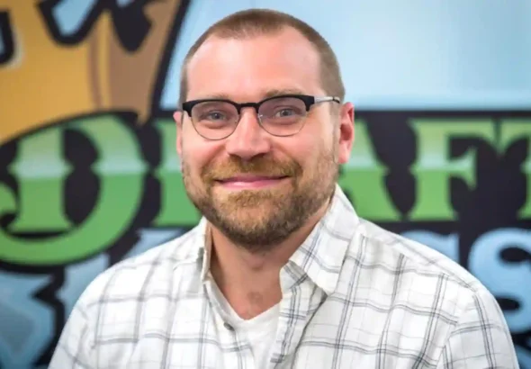 Salah satu pendiri DraftKings, Matt Kalish, akan keluar sebagai presiden, namun tetap menjadi anggota dewan direksi